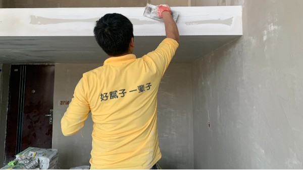 膩?zhàn)臃蹧](méi)刮平該怎么解決？